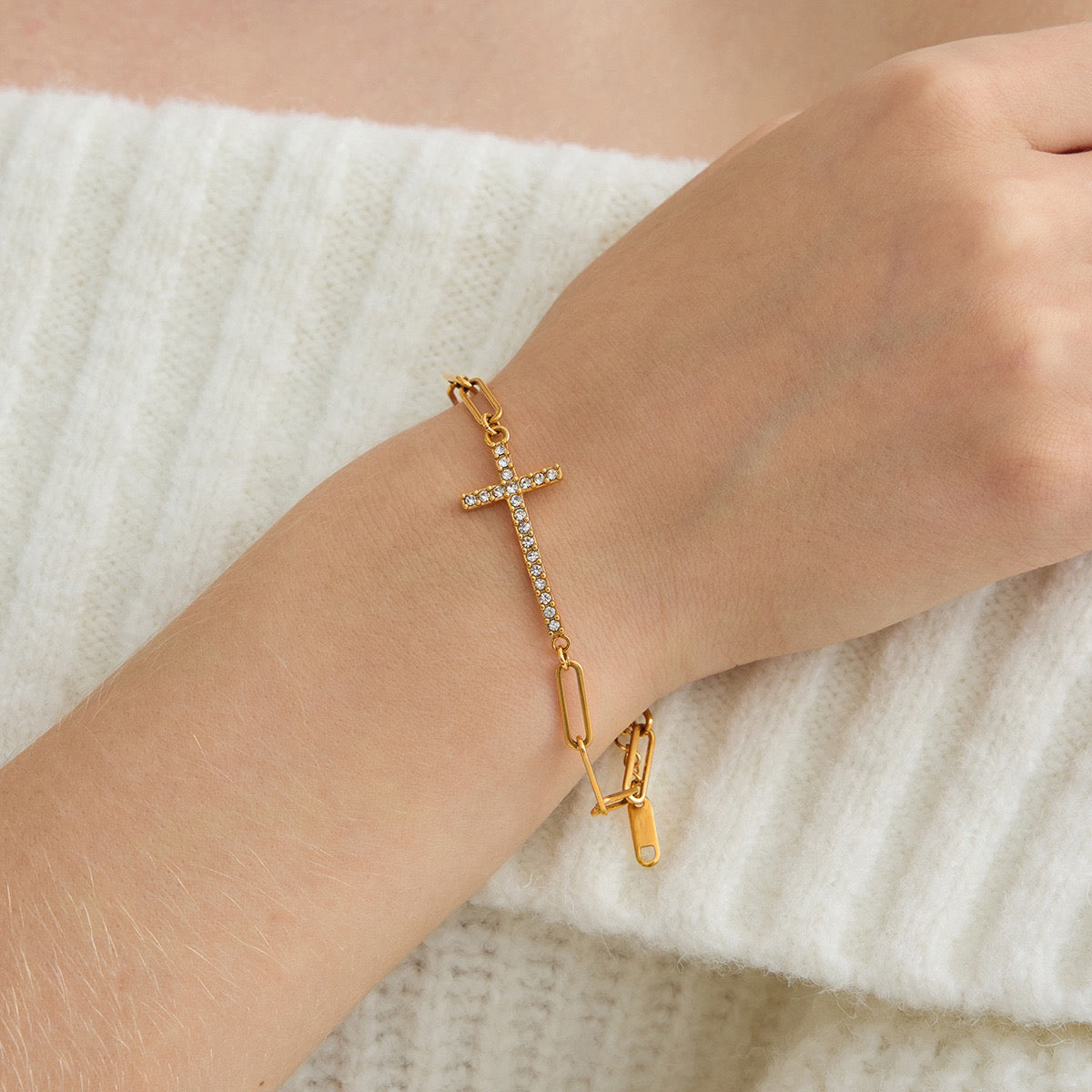 14K Gold Cross Charm Bracelet – Minimal, Modern &Meaningful