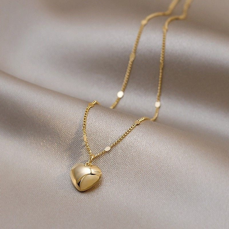 Minimalist Heart Pendant Necklace – 14K Gold