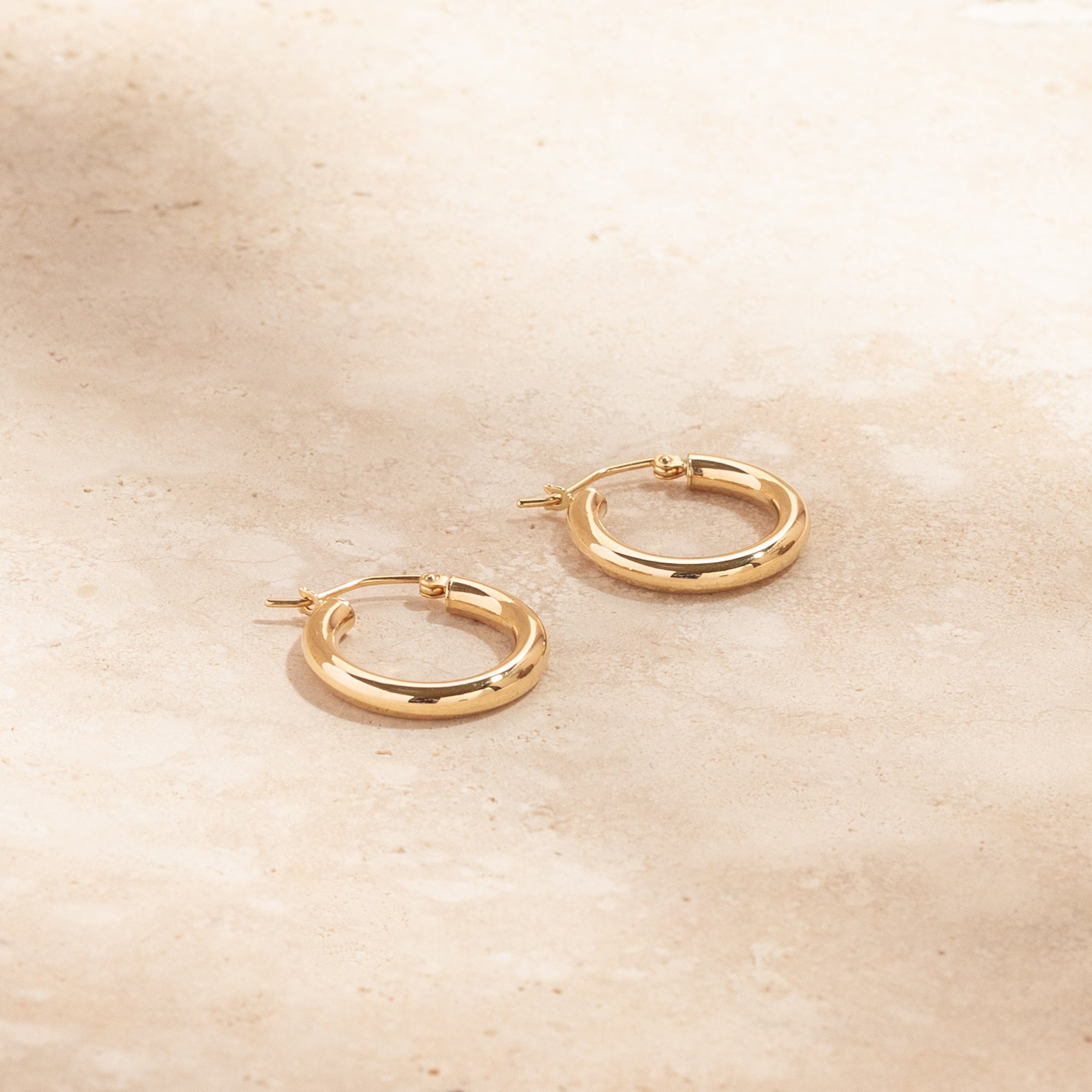 Medium Chunky Everyday Hoop Earrings