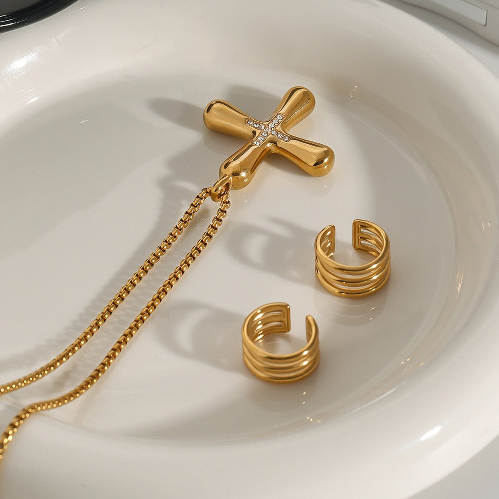 14K Gold Cross Pendant Necklace