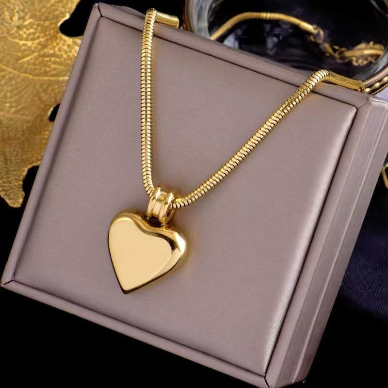 14K Gold Heart Pendant Necklace