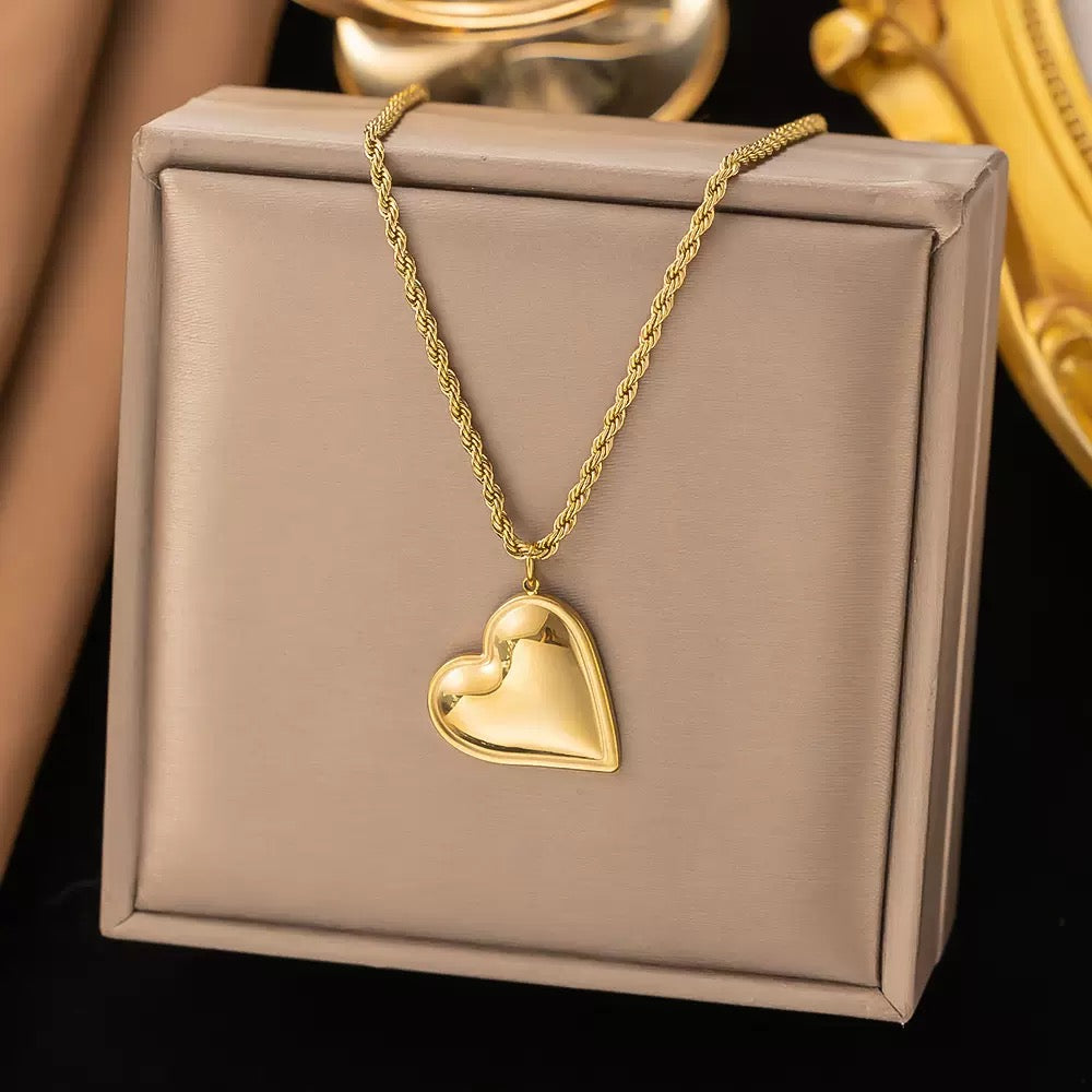 14K Gold Lovin Heart Necklace