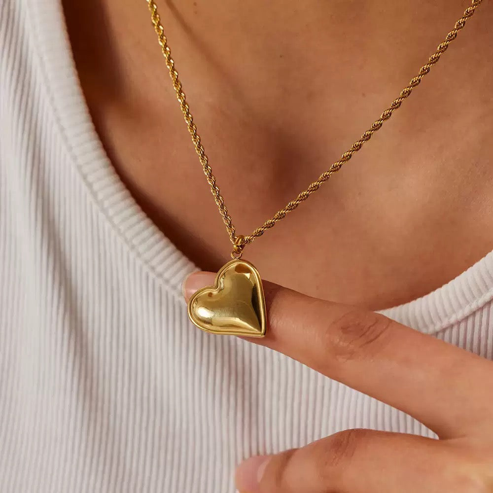 14K Gold Lovin Heart Necklace