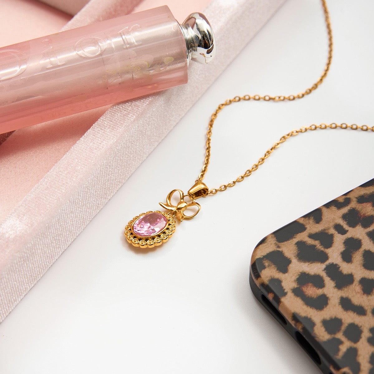 14K Gold Vintage Bow Gem Pendant Necklace