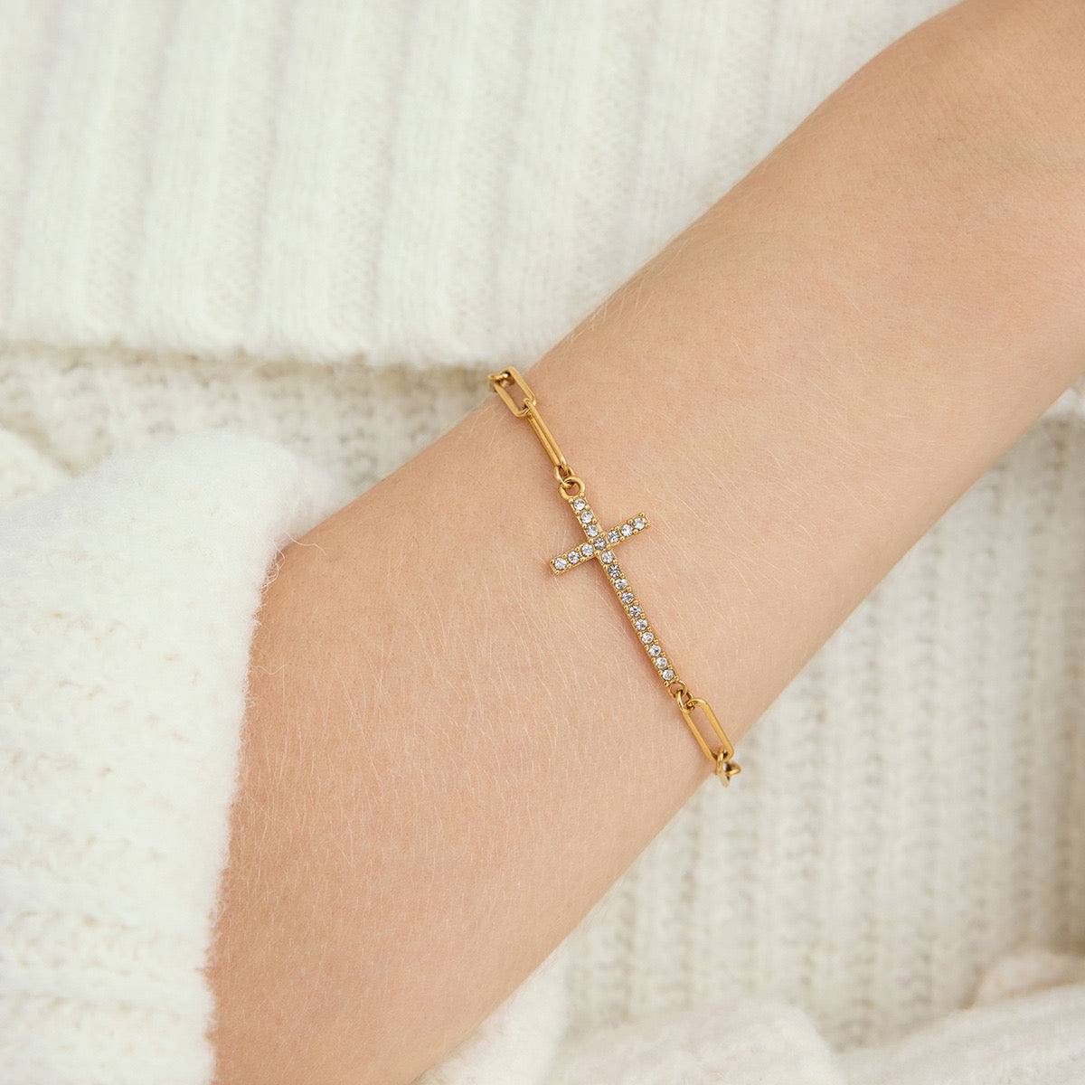 14K Gold Cross Charm Bracelet – Minimal, Modern &Meaningful