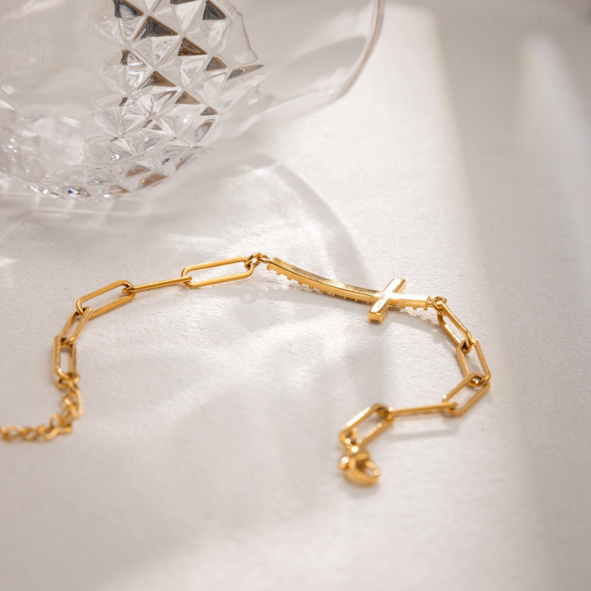 14K Gold Cross Charm Bracelet – Minimal, Modern &Meaningful
