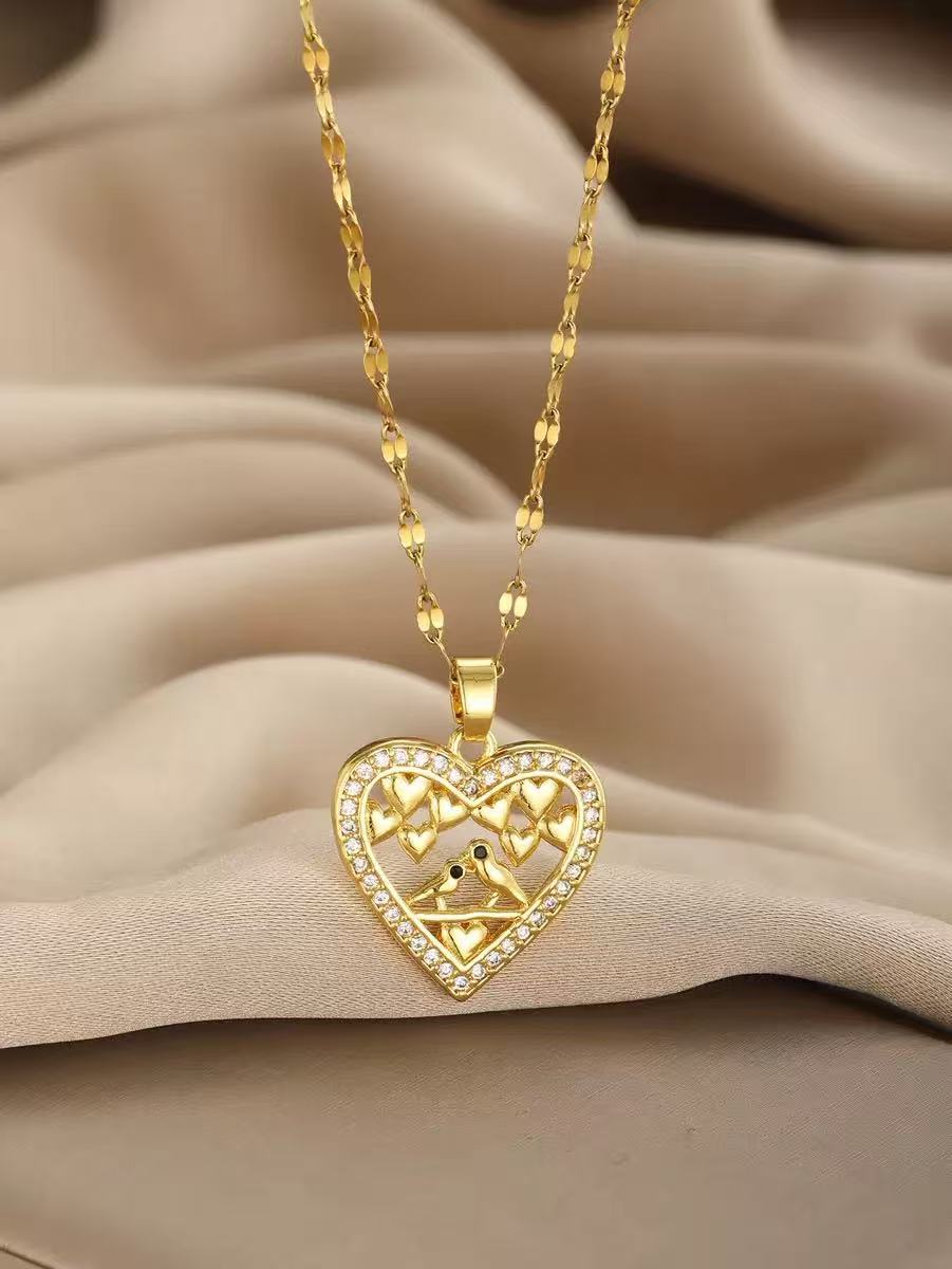 14K Gold Dazzling Heart Necklace