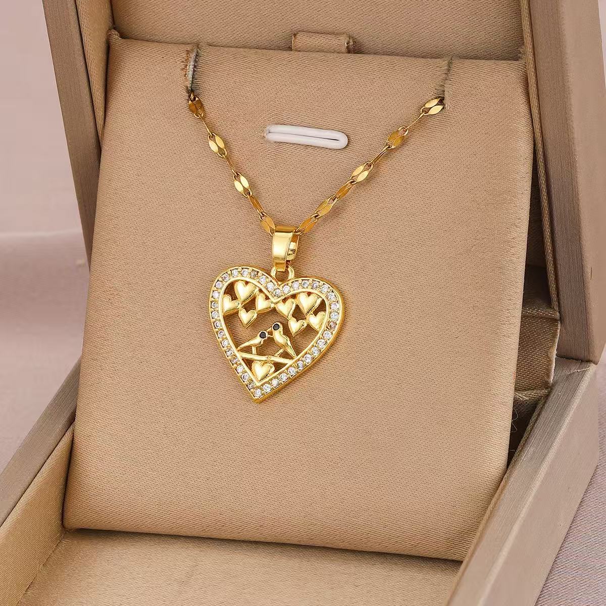 14K Gold Dazzling Heart Necklace