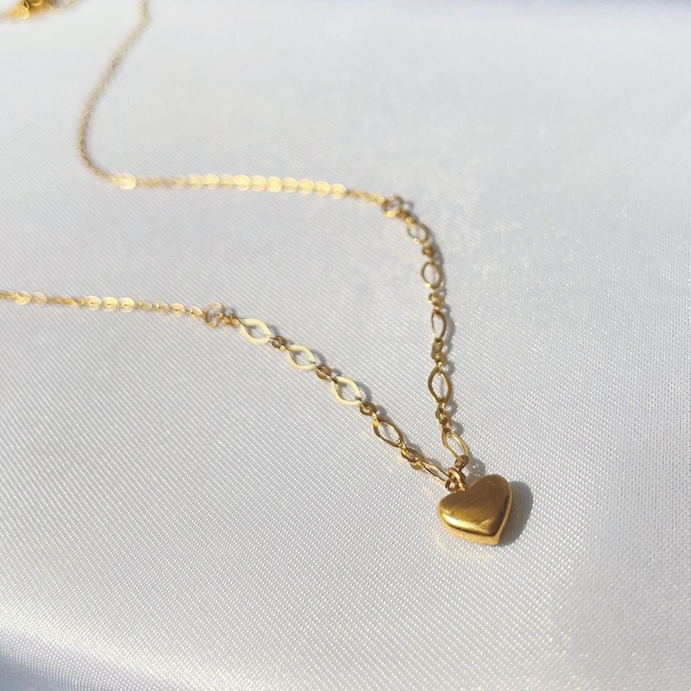 14K Gold Mini Heart Necklace - Elegant & Timeless