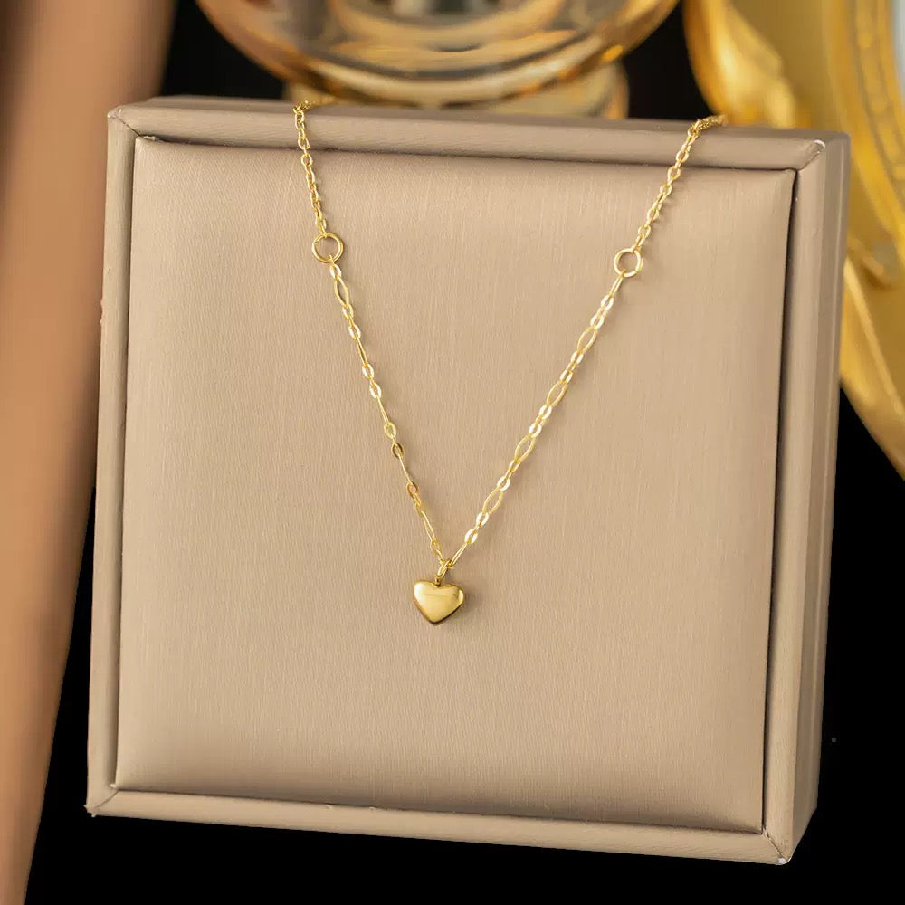14K Gold Mini Heart Necklace - Elegant & Timeless