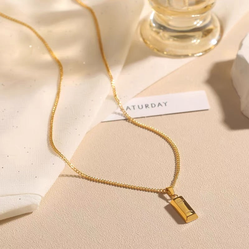 14K Gold Bar Pendant Necklace – The Perfect Gift for Your Loved One