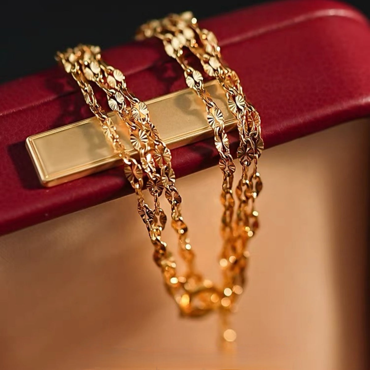 14K Gold Minimal Textured Petal Chain Necklace
