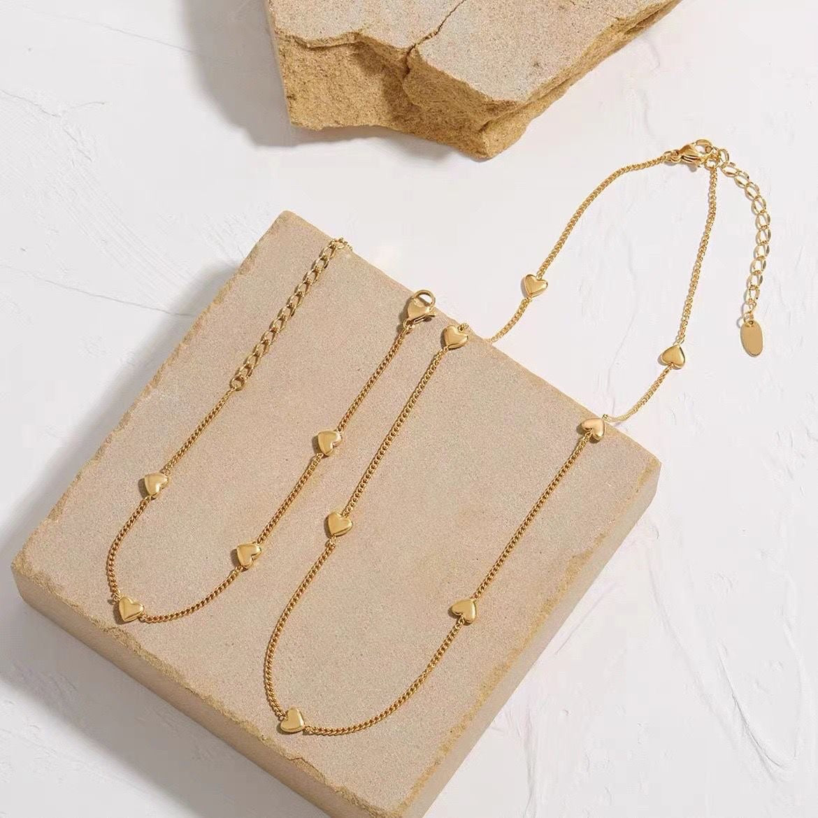 14K Gold Heart Station Chain Necklace