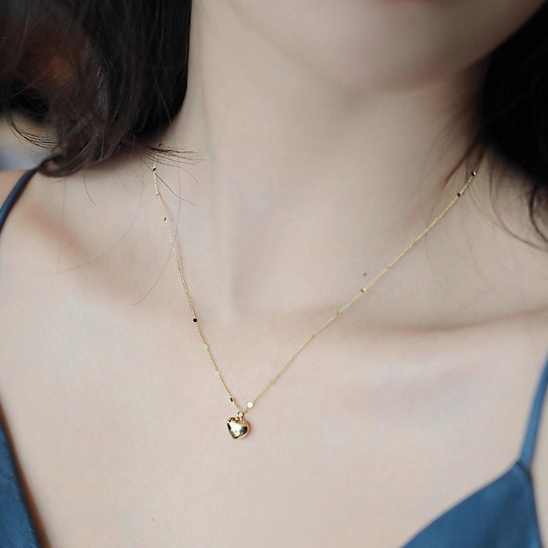 Minimalist Heart Pendant Necklace – 14K Gold