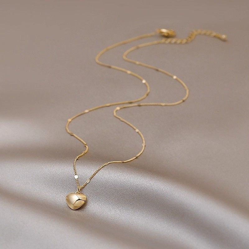 Minimalist Heart Pendant Necklace – 14K Gold
