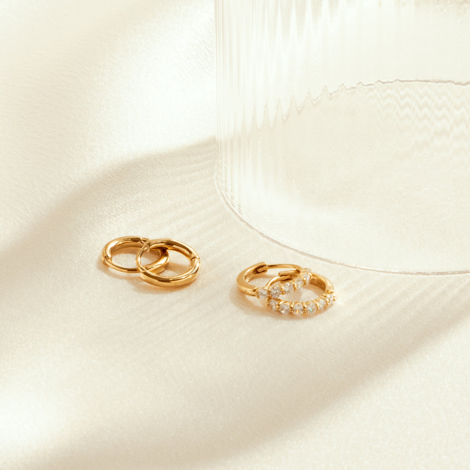 Huggie Hoop Earrings Set