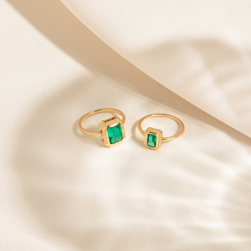 Statement Ribbed Emerald Ring