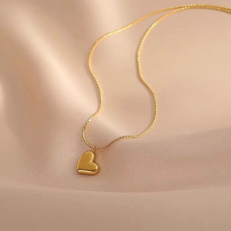 14K Gold Mini Heart Pendant Necklace