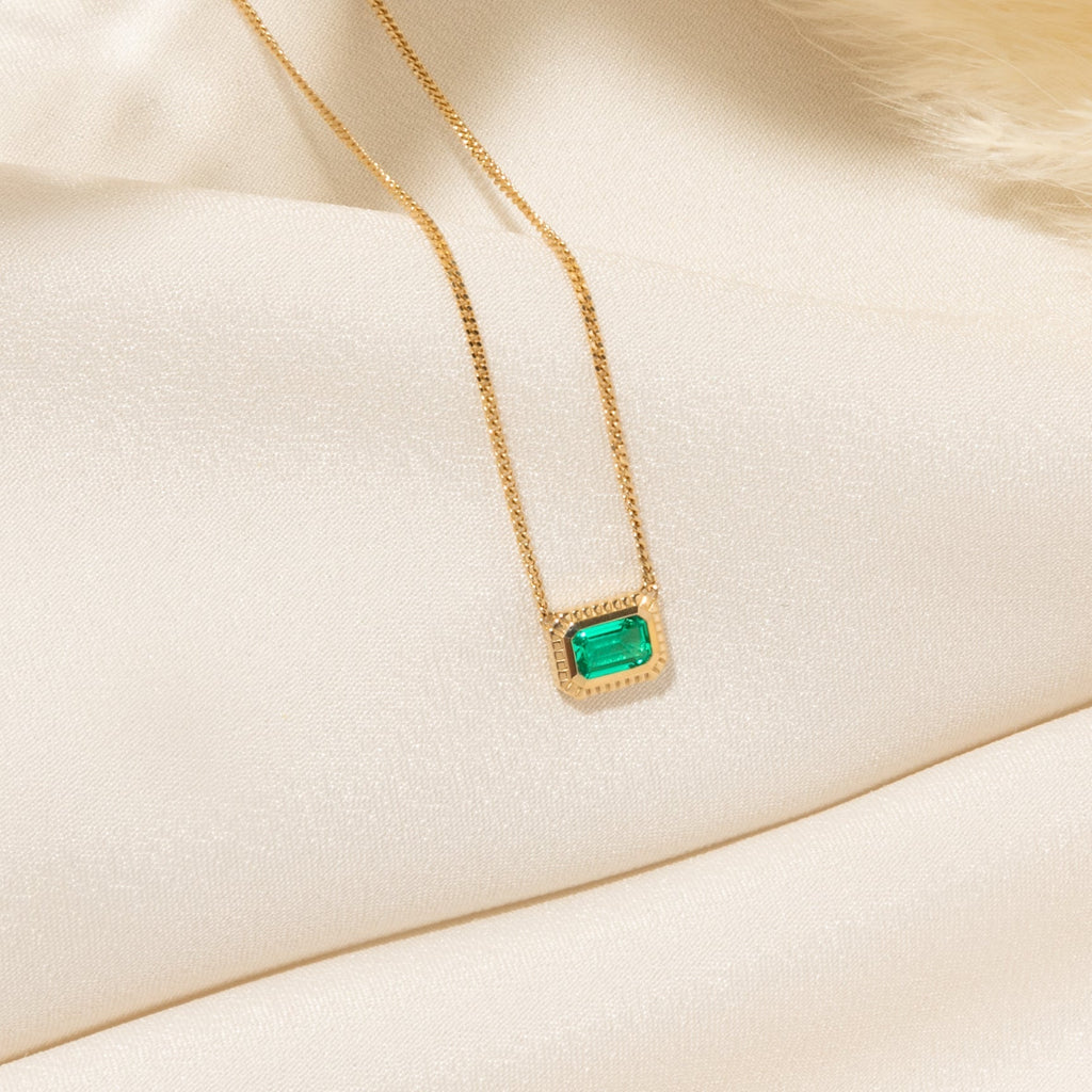 Ribbed Emerald Necklace