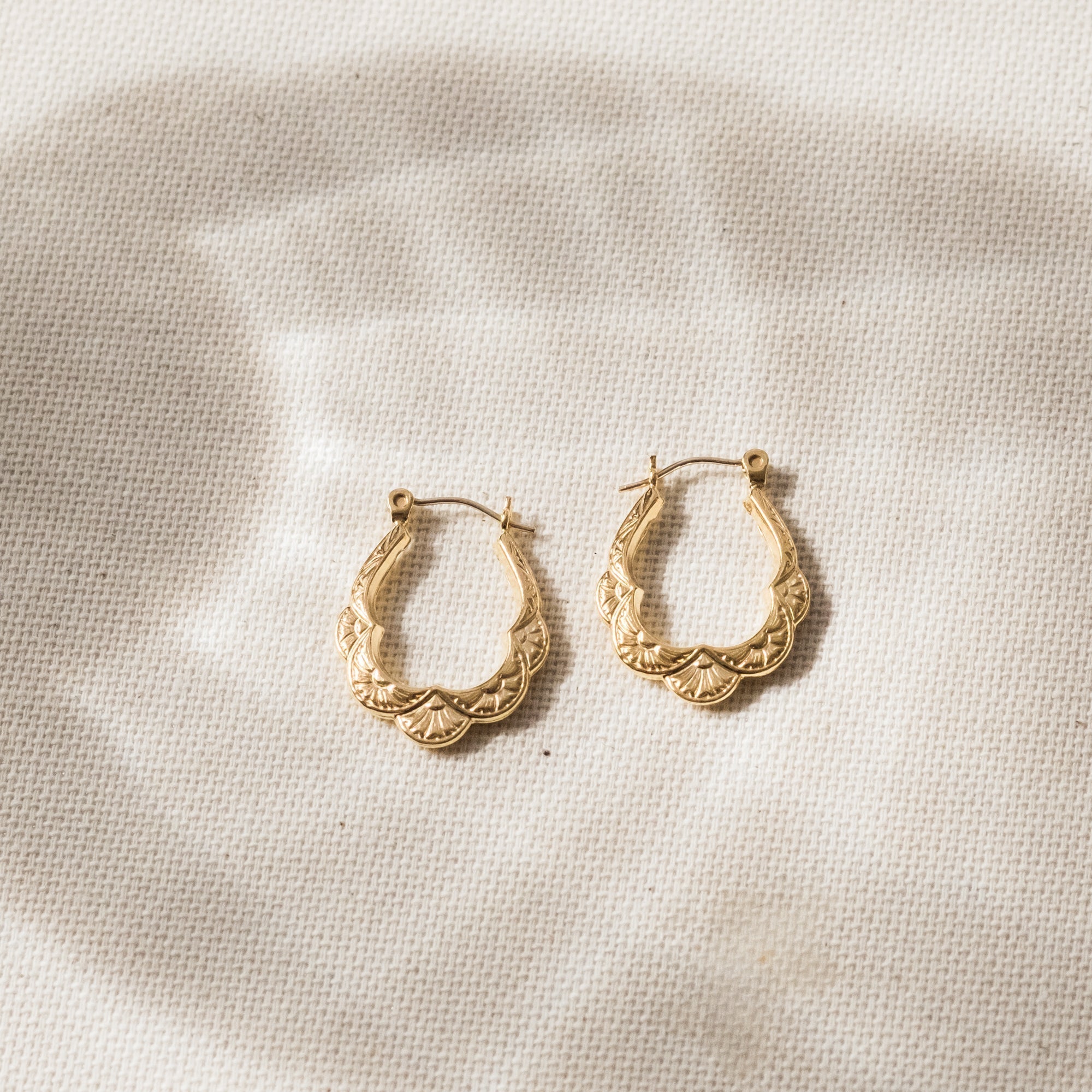 Vintage Scalloped Hoop Earrings