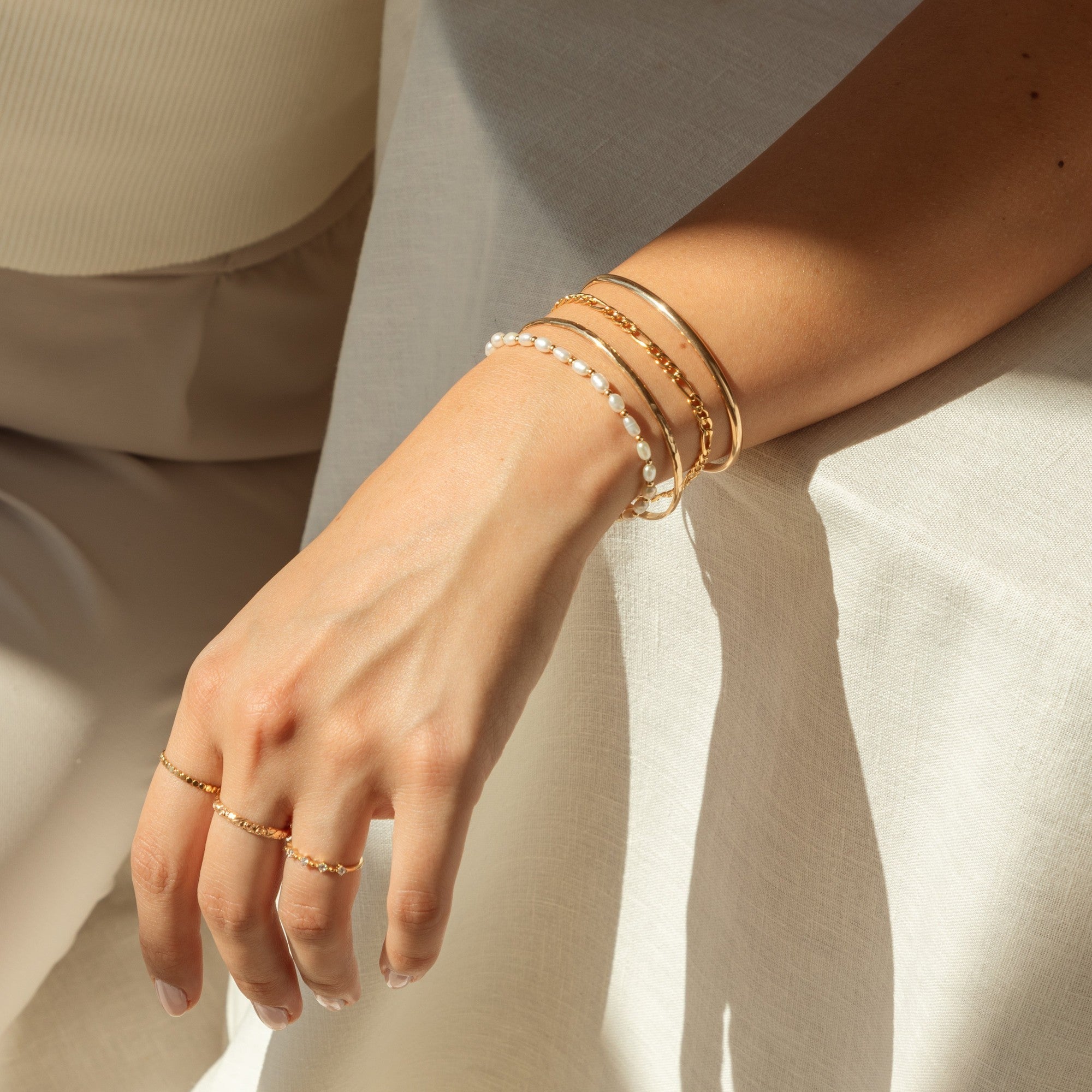 14K Gold Bead & Freshwater Pearl Bracelet